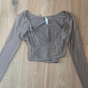 ALO Yoga Brown Long Sleeve Top